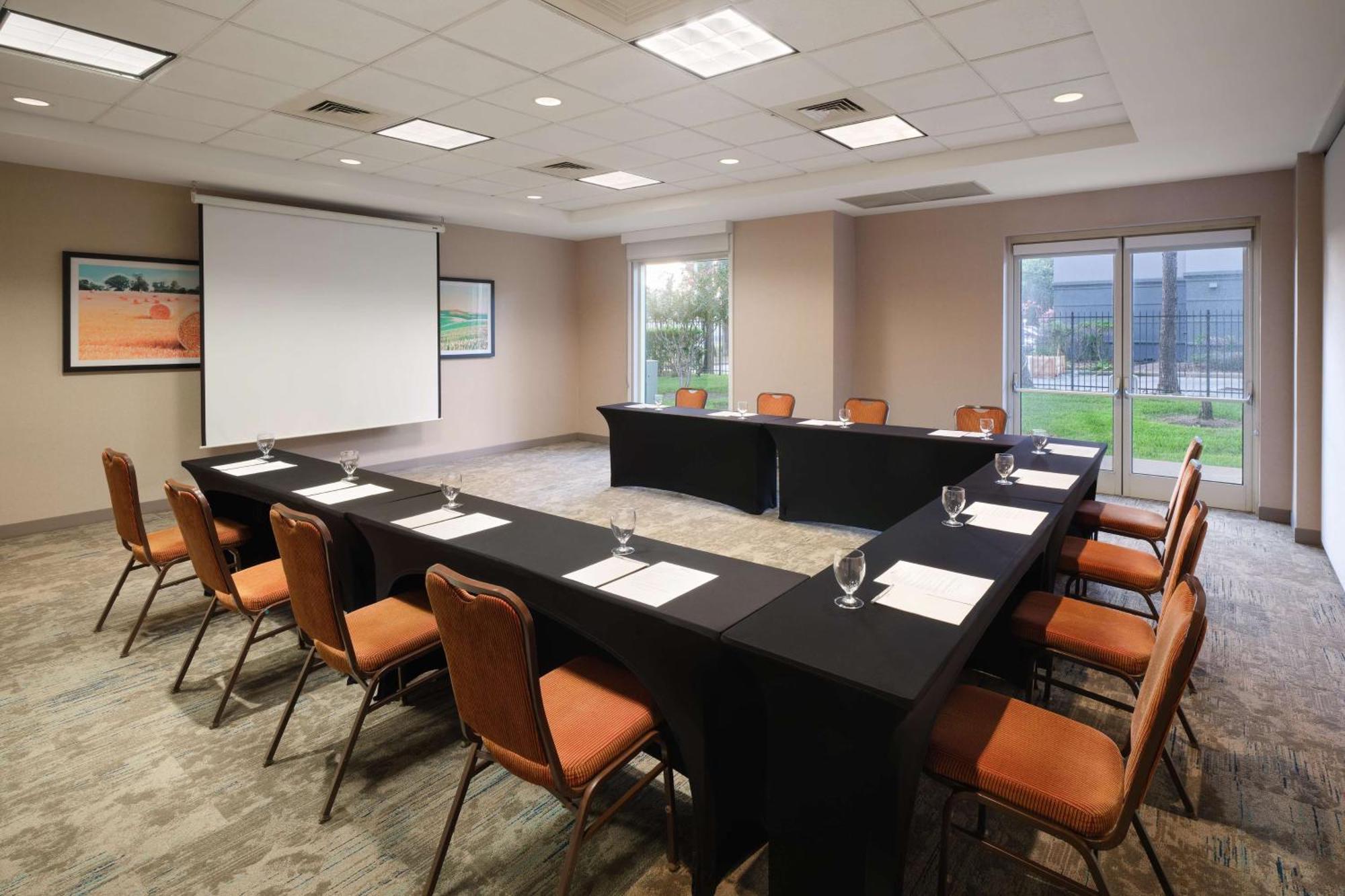 Hilton Garden Inn Houston/Bush Intercontinental Airport Экстерьер фото